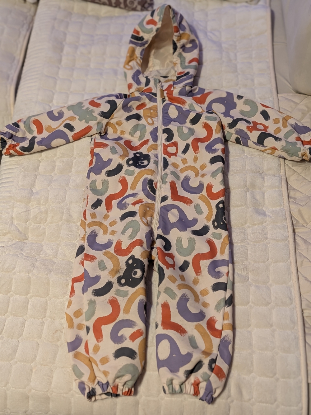 H&M Kids Unisex Hooded Windproof Suit in White with Multicolor Print 3T